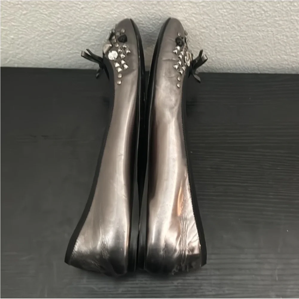 Authentic Prada luxury designer woman's signature silver soft leather flats 10
